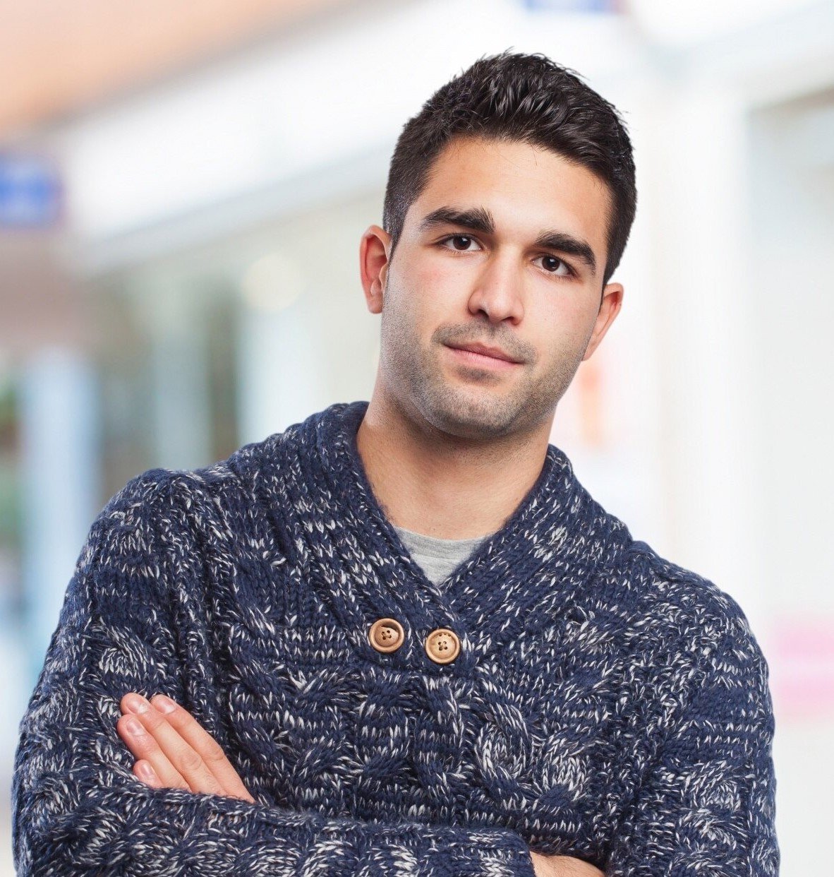 imgi_43_homme-bras-croises_1187-3205